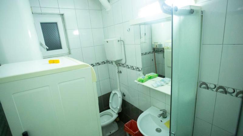 Private Cozy Room 2 With Shared Kitchen In Appartment Belgrad Dış mekan fotoğraf
